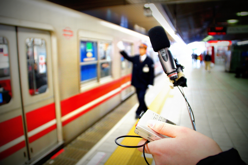 大阪地下鉄の駅で流れる「あの声の主」は誰なのか？