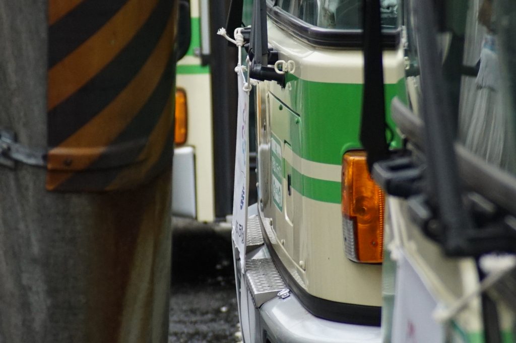 【大阪市バス】大阪市の紋章「澪標」が撤去開始