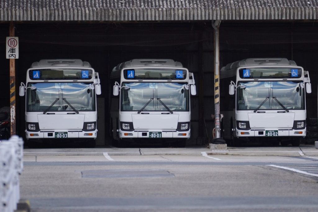 【大阪シティバス】守口営業所に真っ白な3台のバス…BRTいまざとライナー用？
