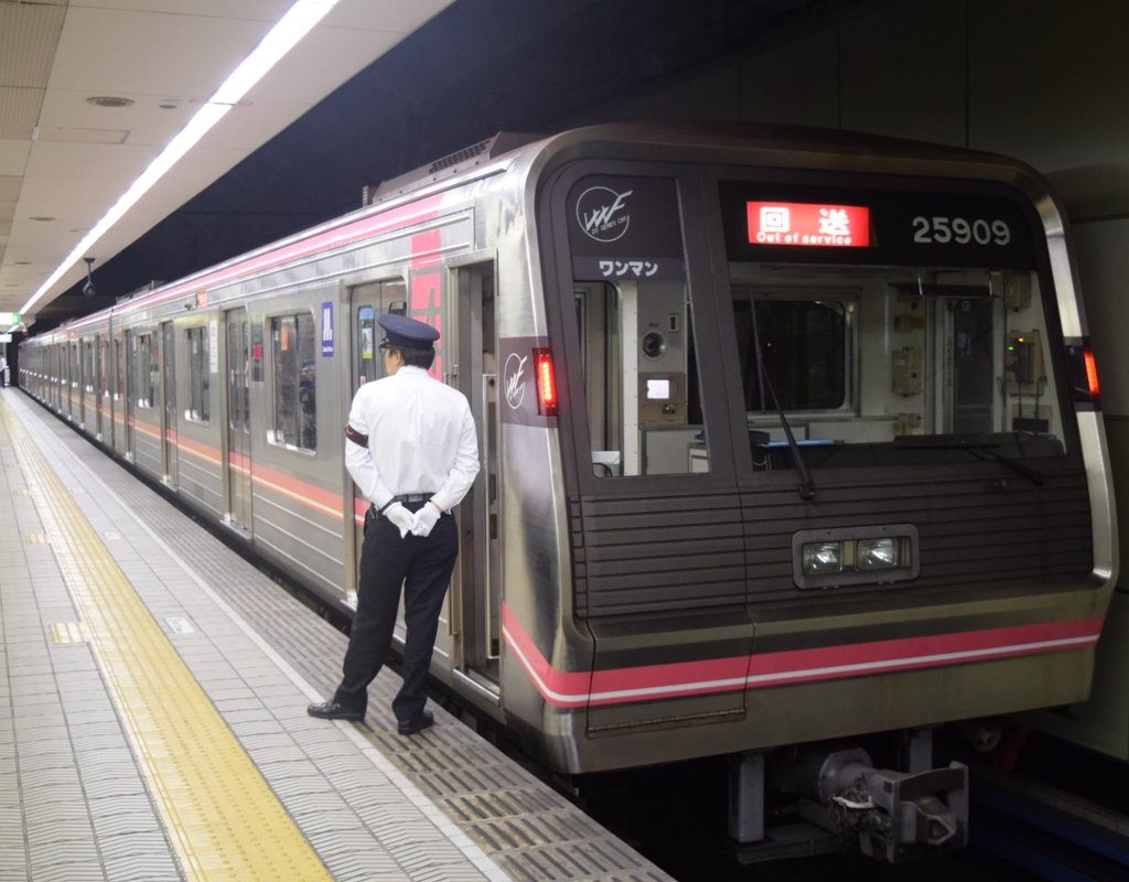 【千日前線】ハロウィンイベント「Osaka Dark Metro」を野田阪神駅で開催