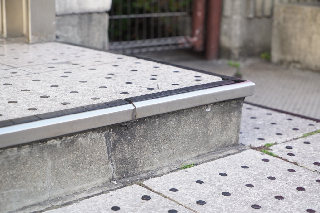 大阪地下鉄の「床タイル」がわかるまとめを作りました【設備完全解説】