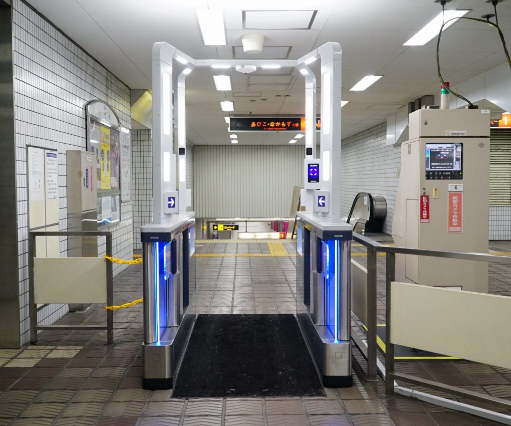 【一般向けに初開放】長居駅に「車いす用顔認証改札」を設置