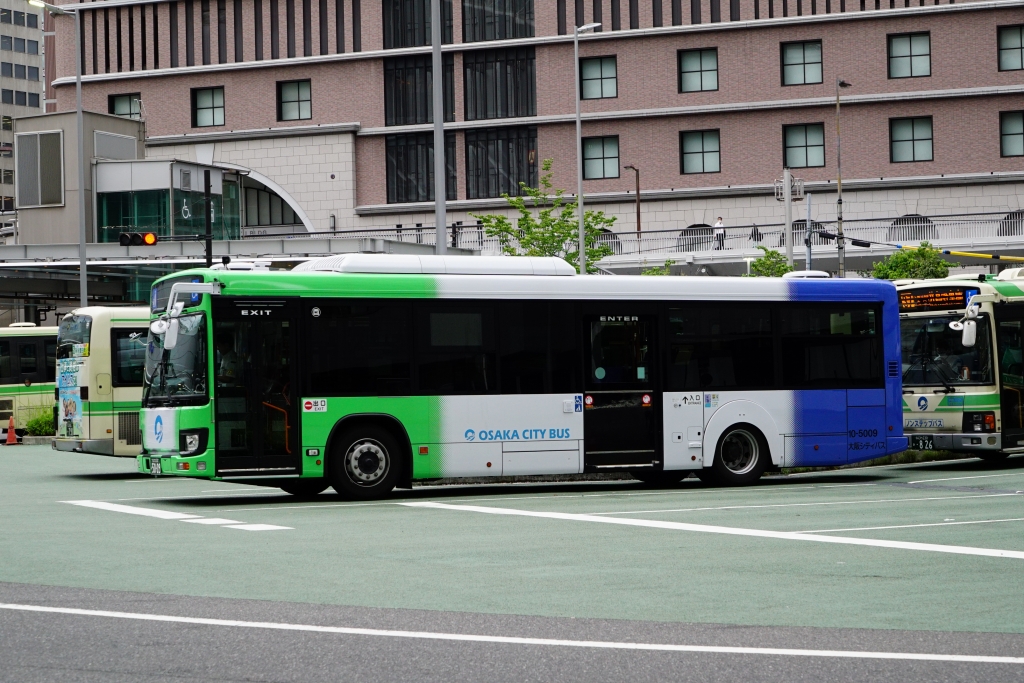 【大阪シティバス】全営業所で新塗装バスの運行を開始