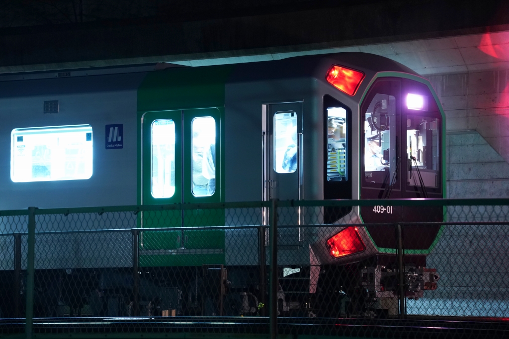 最大85％オフ！ タカラトミー プラレール S-37 Osaka Metro中央線400系
